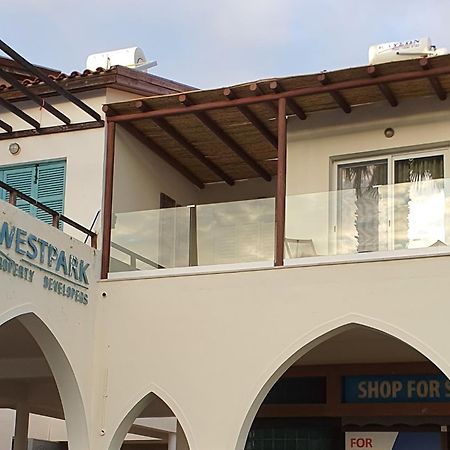 Poseidon'S Limnaria Apartment Paphos Room photo